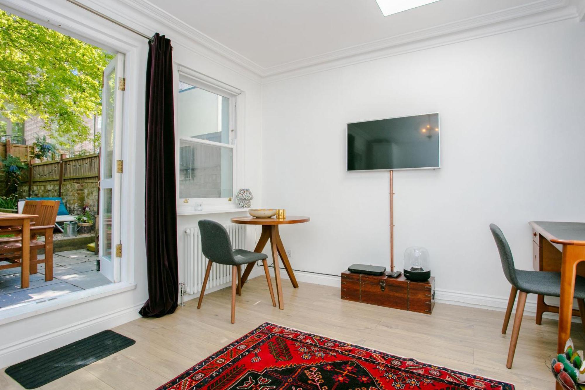 Modern Garden Apartment Camden London Exterior photo
